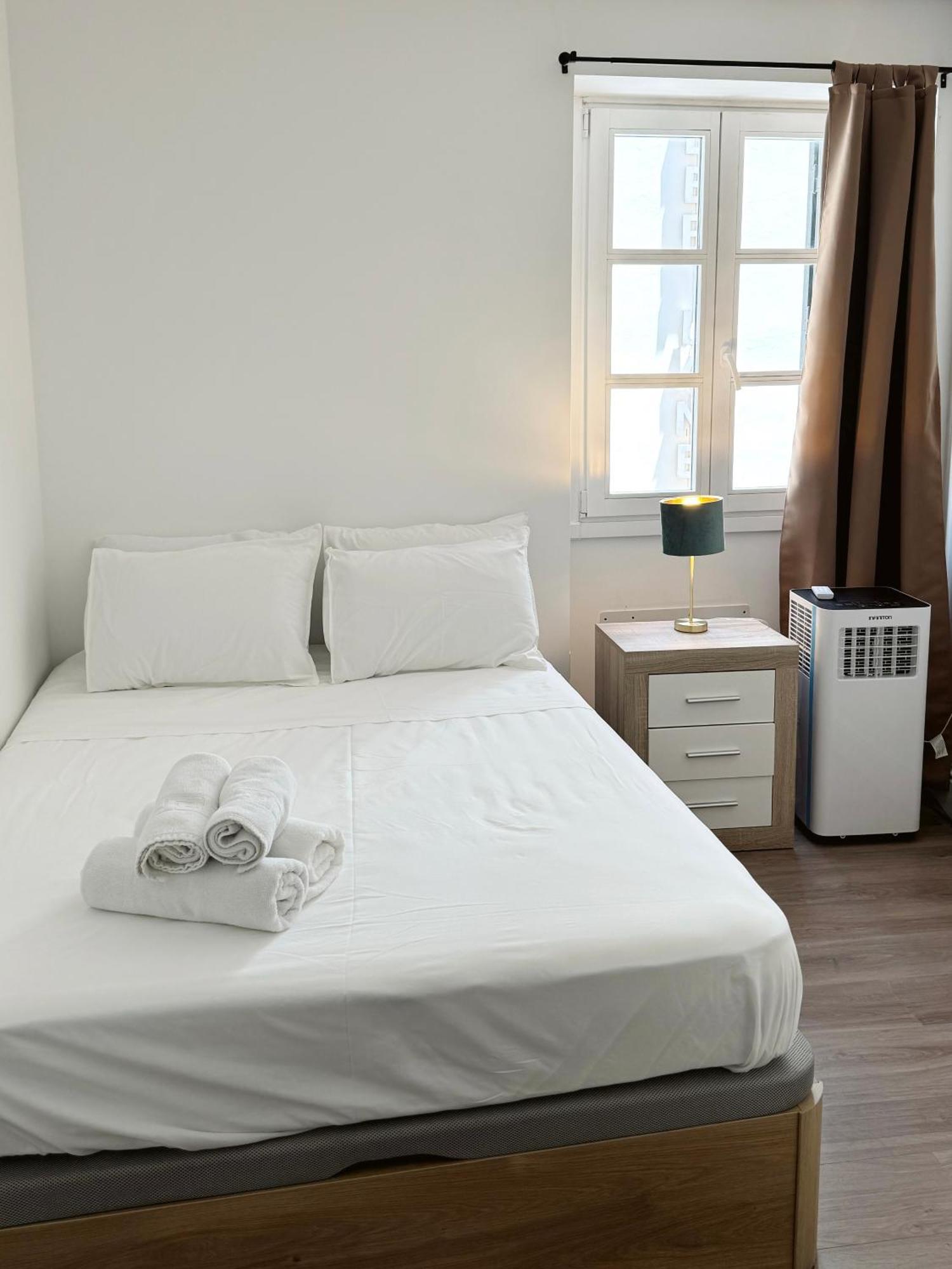 Deluxe City Centre Two Bedroom - Grand Central House Gibraltar Exterior foto