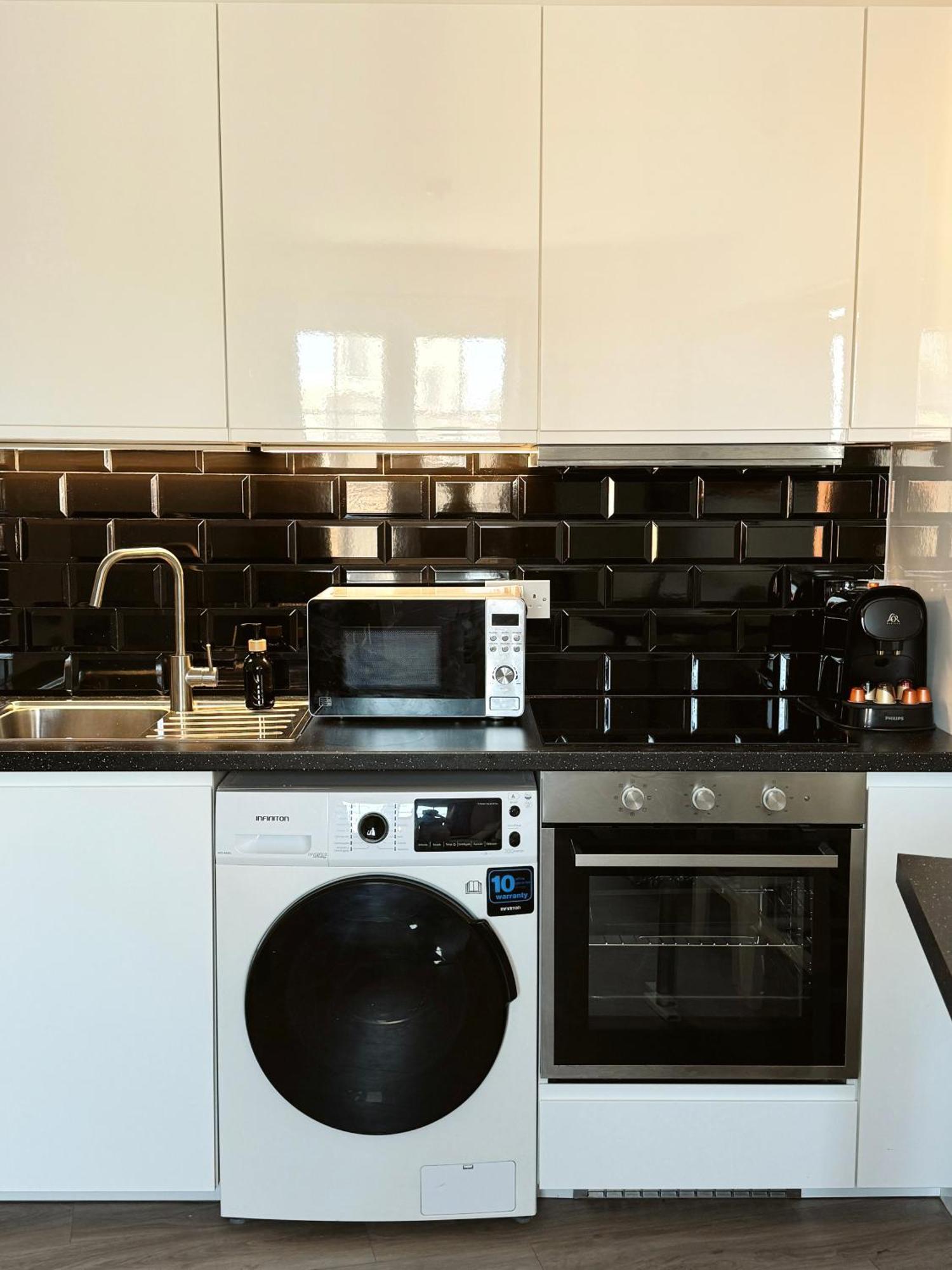 Deluxe City Centre Two Bedroom - Grand Central House Gibraltar Exterior foto